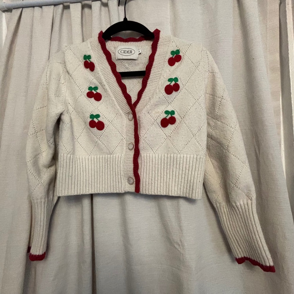 Cider Cream Cherry Embroidered Cropped Cardigan Sweater Red Scalloped Trim Small